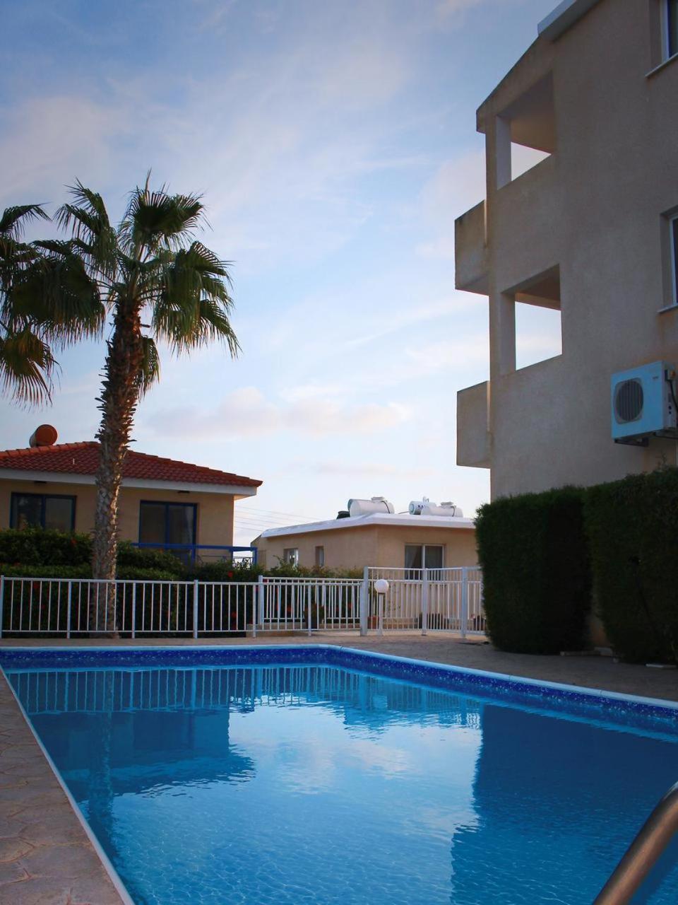 Chloraka- 2 Bedrooms - Pool Luaran gambar
