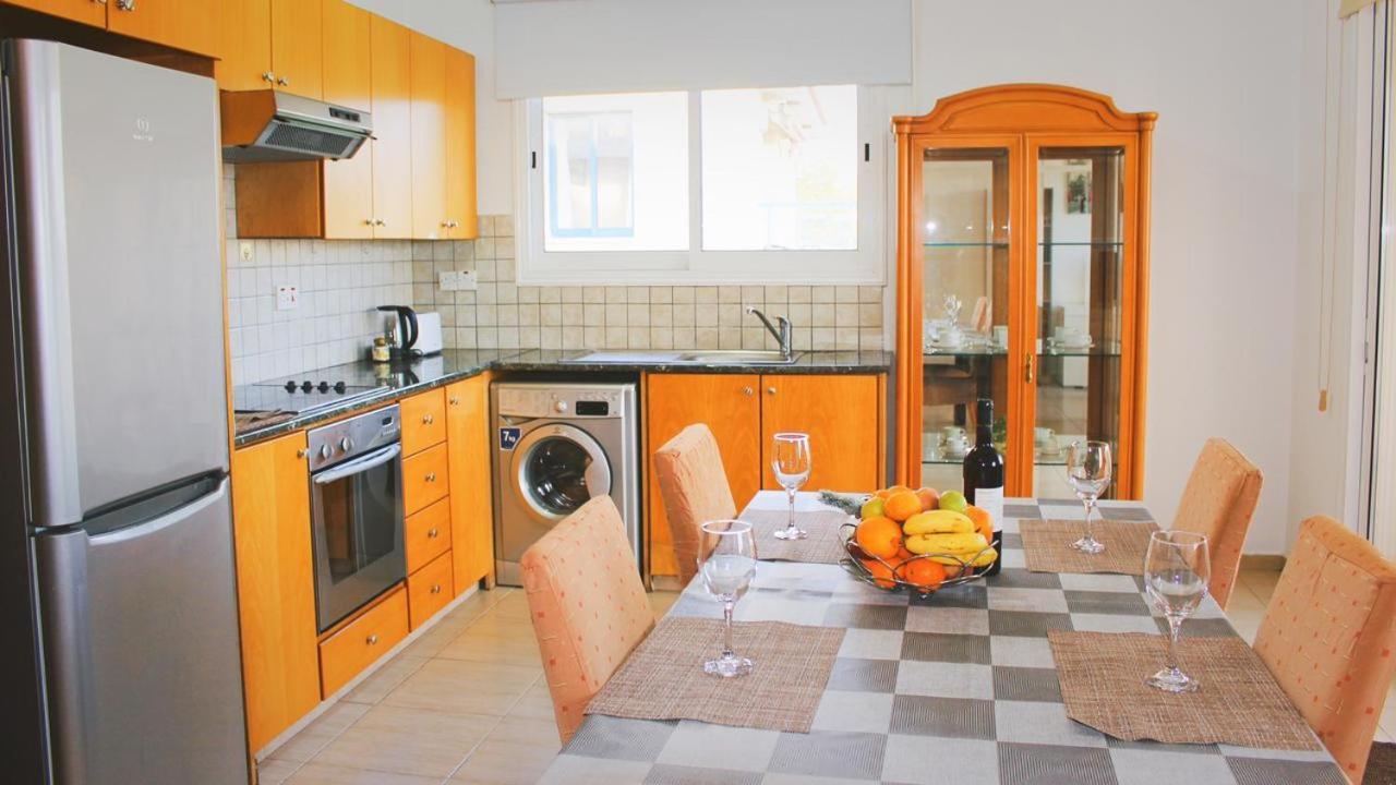 Chloraka- 2 Bedrooms - Pool Luaran gambar